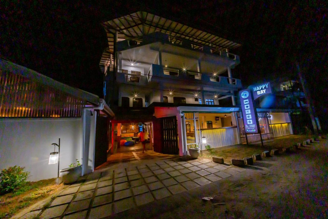 Happy Bay Hotel เวลิกามา ภายนอก รูปภาพ