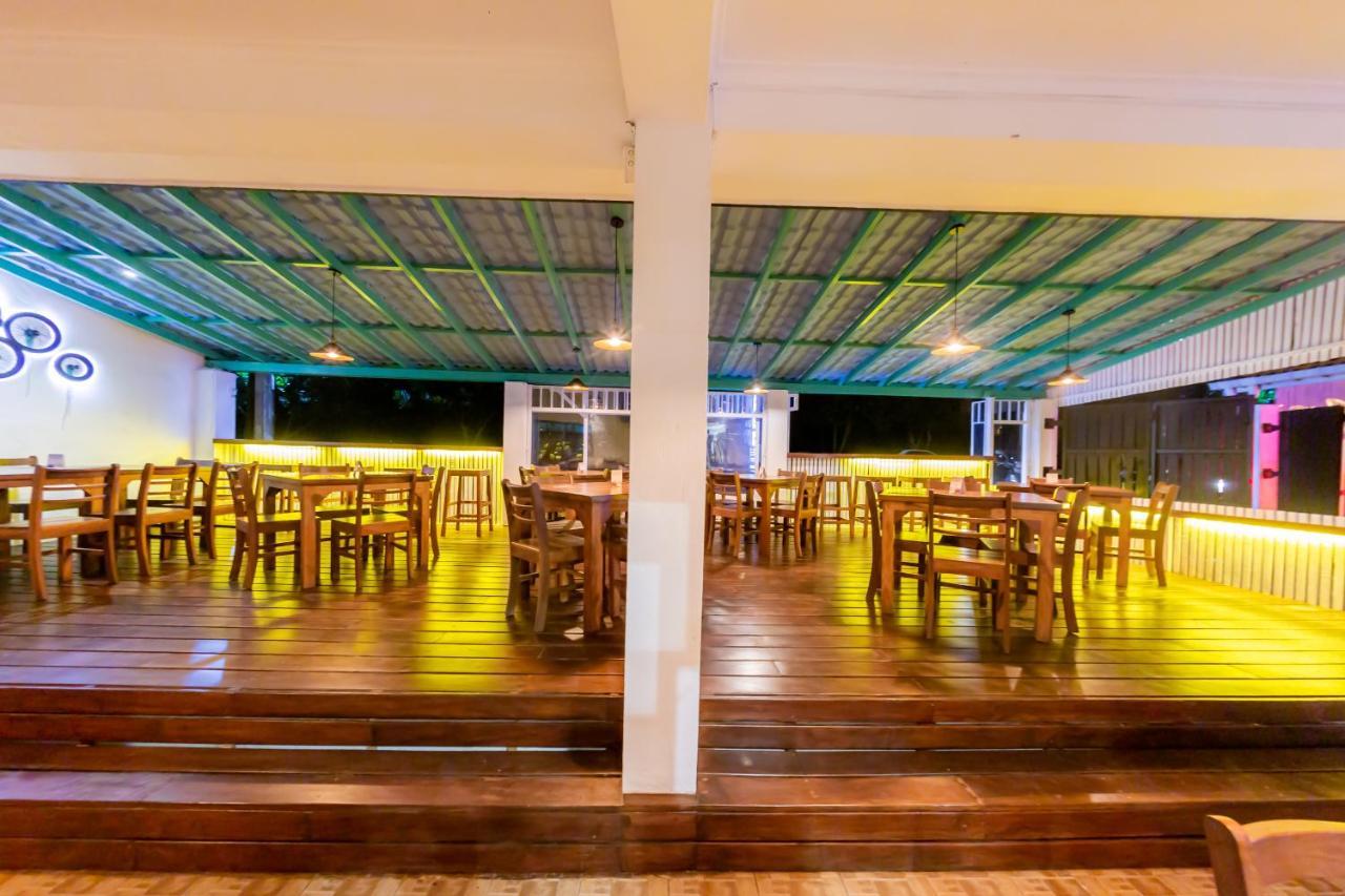 Happy Bay Hotel เวลิกามา ภายนอก รูปภาพ
