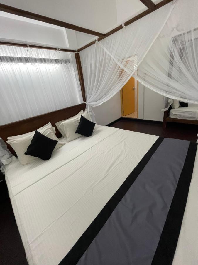 Happy Bay Hotel เวลิกามา ภายนอก รูปภาพ