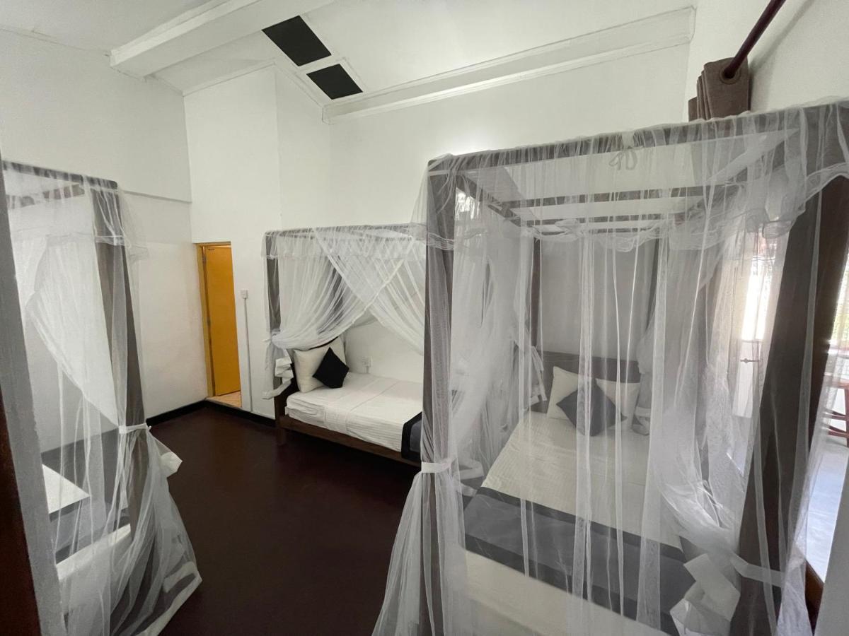 Happy Bay Hotel เวลิกามา ภายนอก รูปภาพ